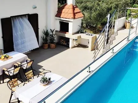 Villa Holiday Home *