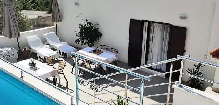 Holiday Home Вілла Макарська